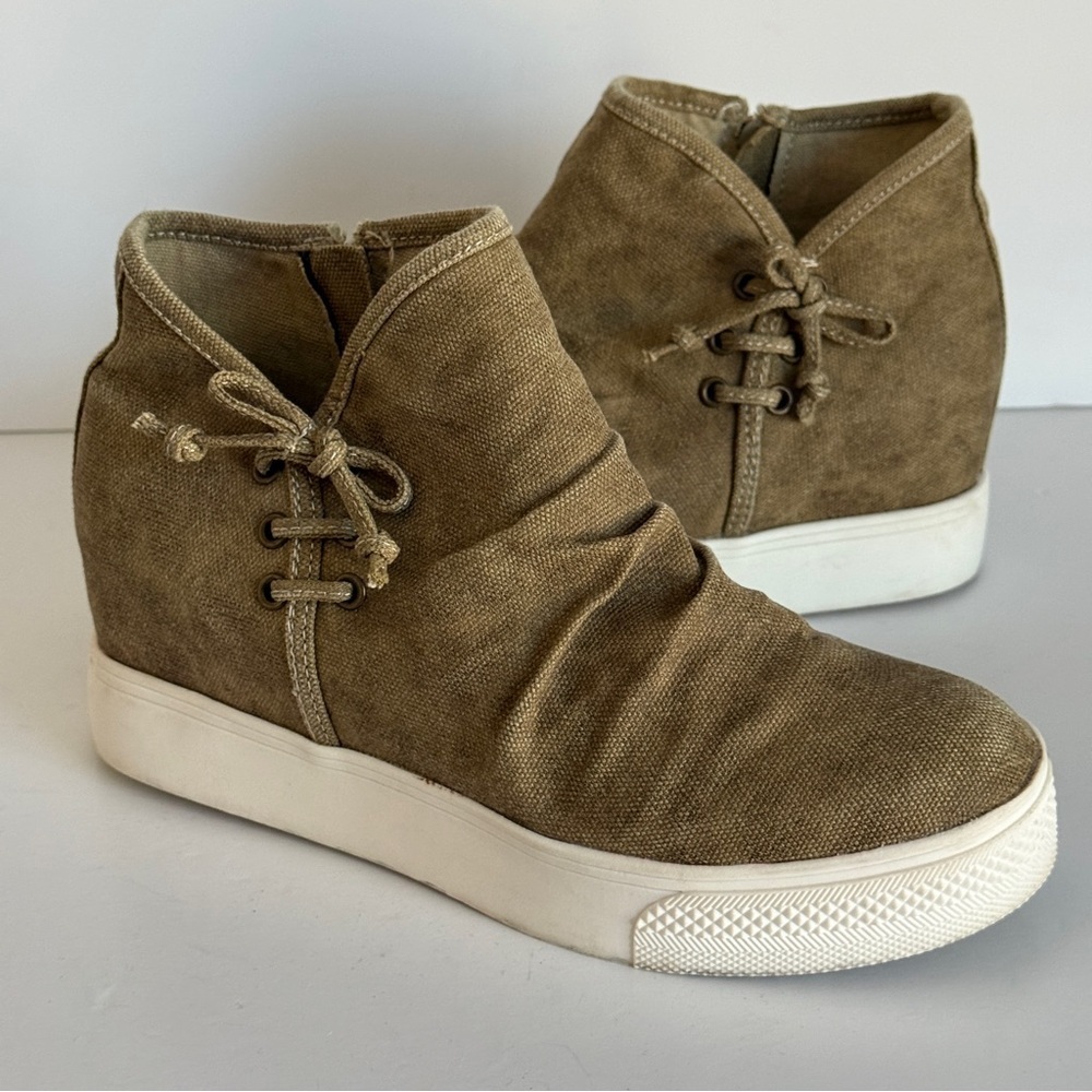 Very G Women's Wedge Sneakers Canvas Size 7.5
